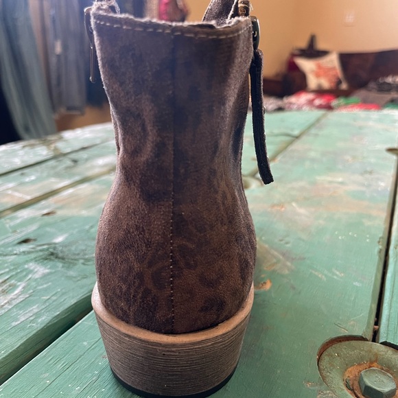 Brown leopard suede booties - Picture 3 of 5